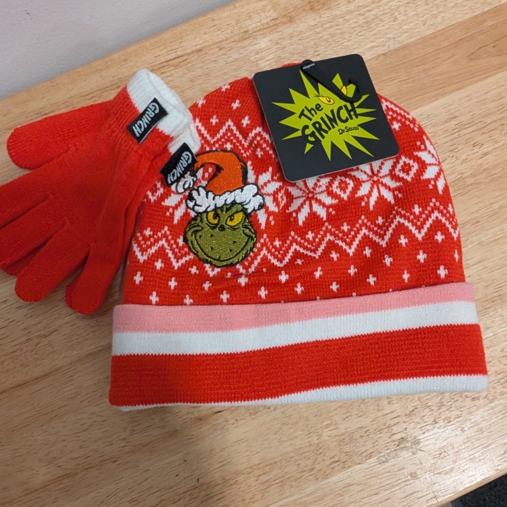 Dr.Seuss The Grinch Winter Hat  and Globes Set Brand New with tag from Mad Engin